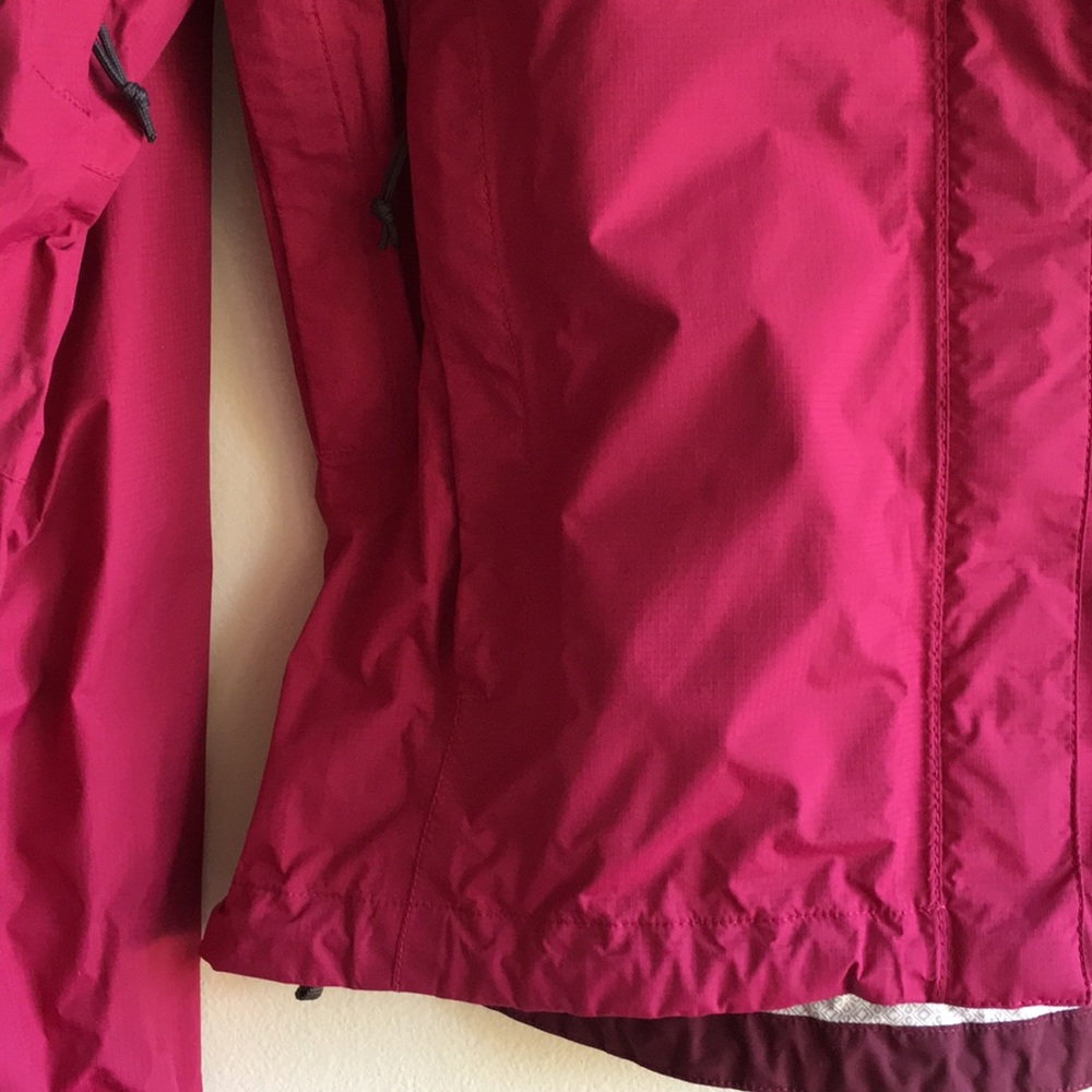 The North Face Raincoat - Picture 3 of 6